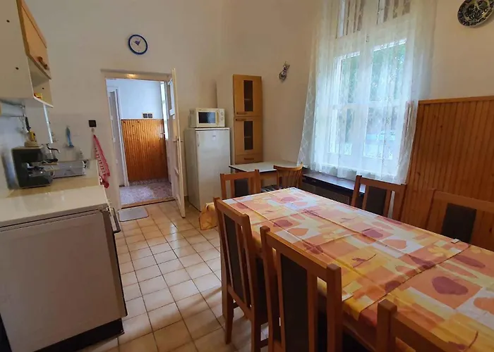 - Balaton 18521 * Balatonfoldvar