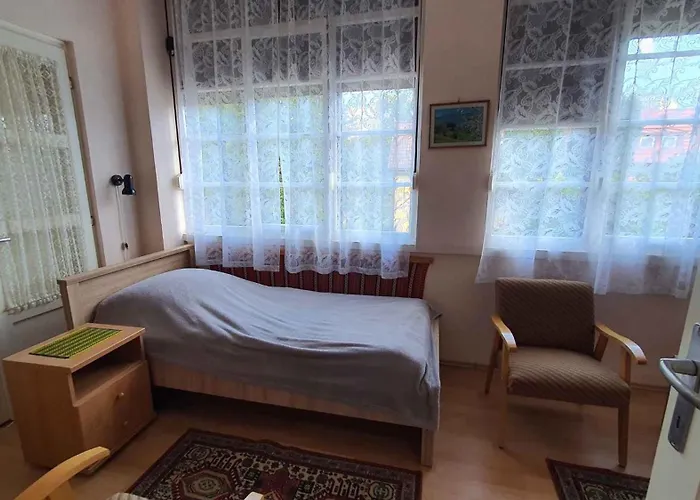 - Balaton 18521 * Balatonfoldvar